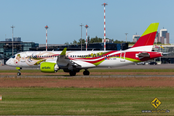 Airbus A220-300