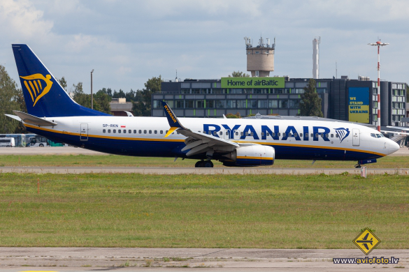 Boeing 737-8AS