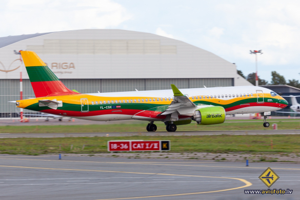Airbus A220-300