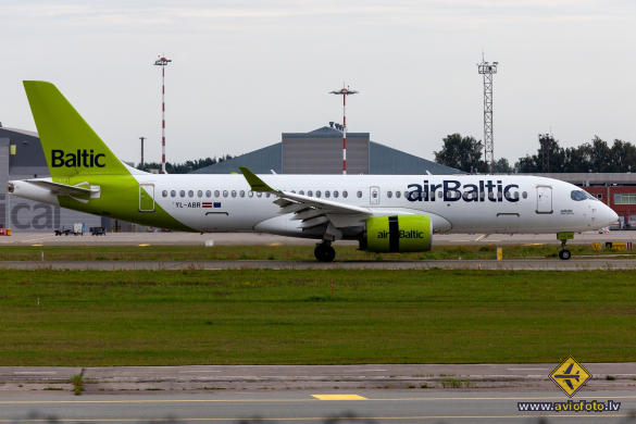 Airbus A220-300