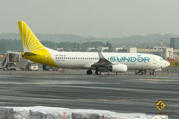 Boeing 737-804