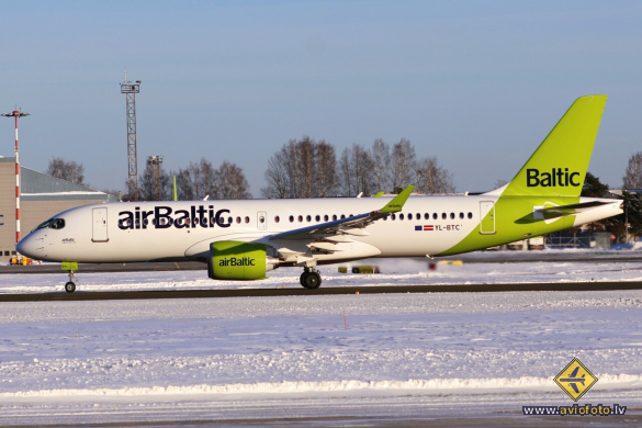 Airbus A220-300