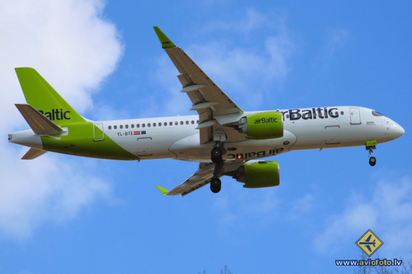 Airbus A220-300