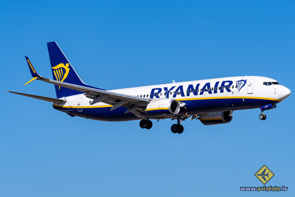 Boeing 737-8AS