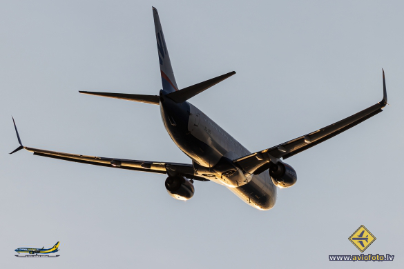 Boeing 737-8HC