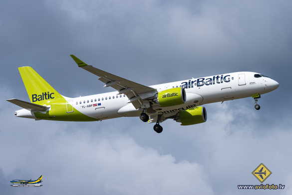 Airbus A220-300