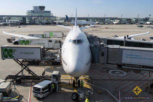 Boeing 747-830