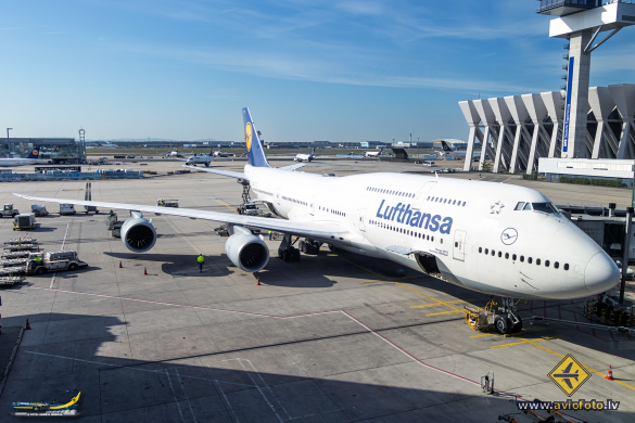 Boeing 747-830