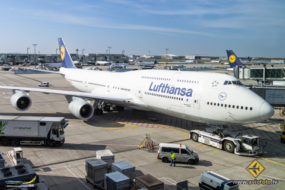 Boeing 747-830