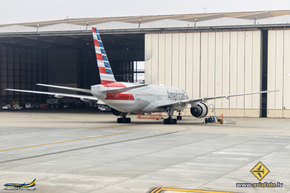 Boeing 777-223/ER