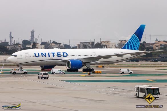 Boeing 777-222