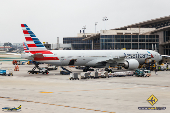 Boeing 777-323/ER