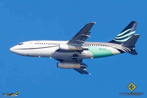 Boeing 737-2Q8/Adv