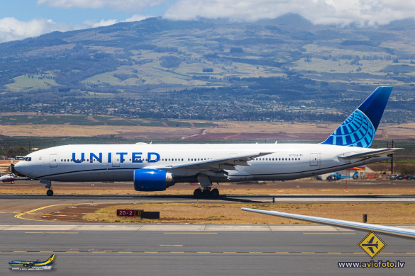 Boeing 777-222