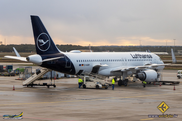 Airbus A320-214