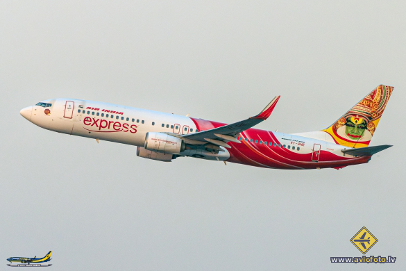 Boeing 737-86N
