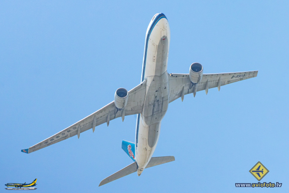 Airbus A330-323