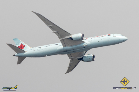 Boeing 787-9 Dreamliner