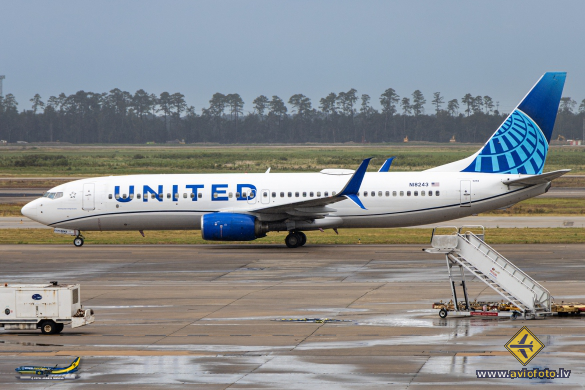 Boeing 737-824
