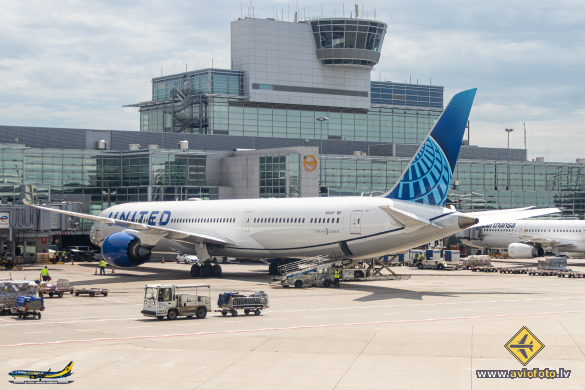Boeing 787-10 Dreamliner