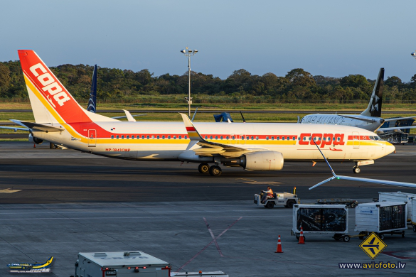 Boeing 737-8V3