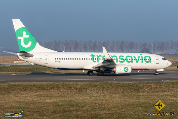 Boeing 737-8K2