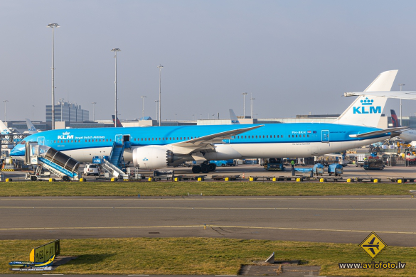 Boeing 787-10 Dreamliner