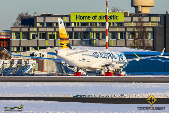 Airbus A220-300