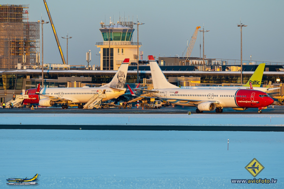 Boeing 737-8JP