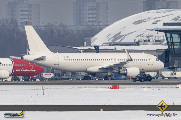 Airbus A320-214