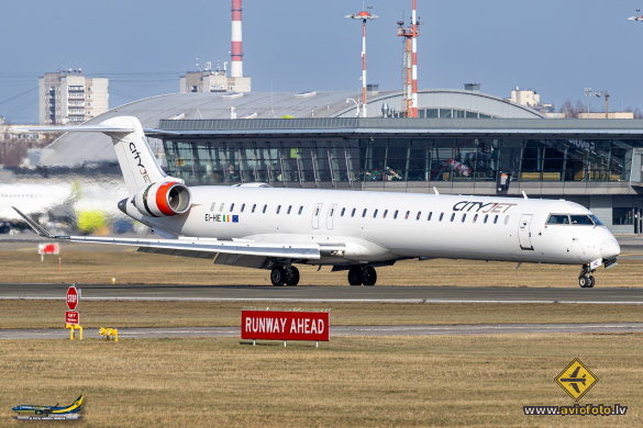 Bombardier CRJ-1000EL NG (CL-600-2E25)