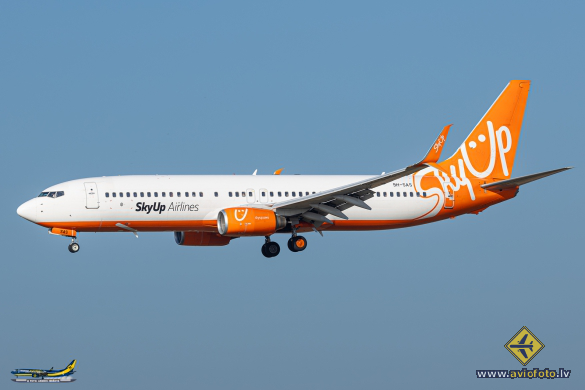 Boeing 737-8BK