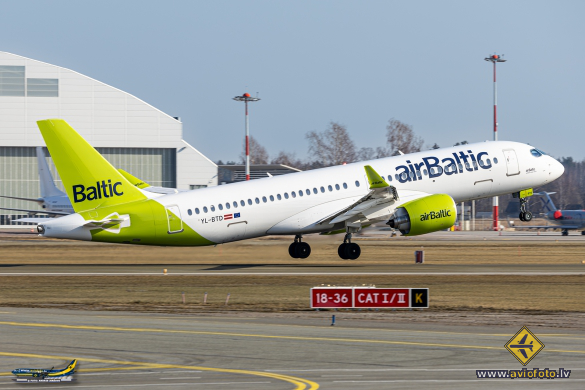 Airbus A220-300