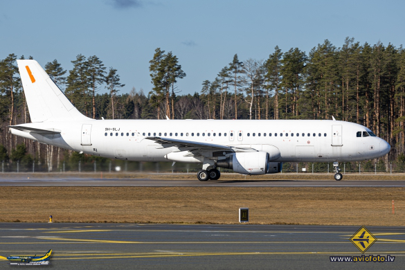 Airbus A320-214