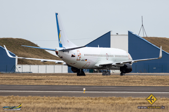 Boeing 737-36Q