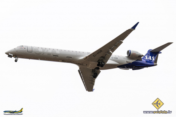 Bombardier CRJ-900LR (CL-600-2D24)