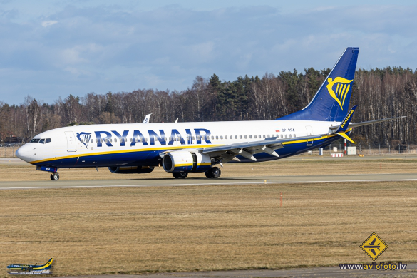 Boeing 737-8AS