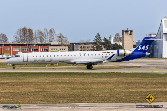 Bombardier CRJ-900LR (CL-600-2D24)
