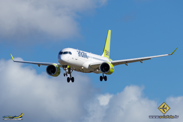 Airbus A220-300