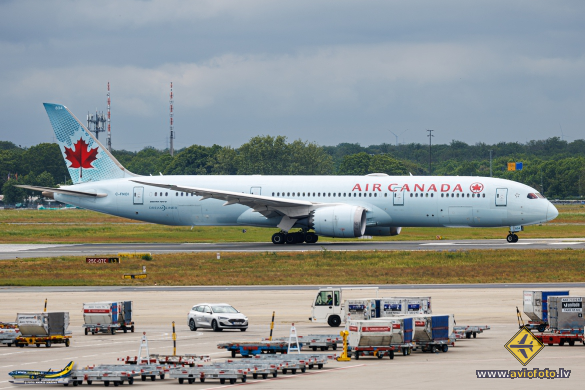 Boeing 787-9 Dreamliner