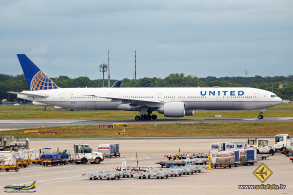 Boeing 777-322/ER
