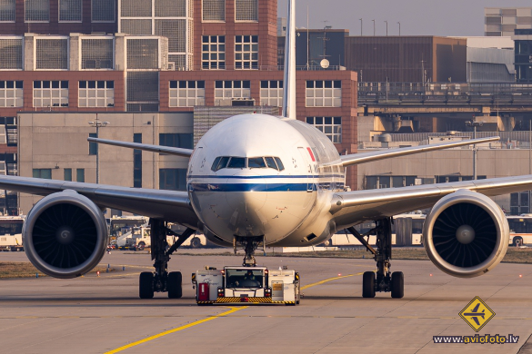 Boeing 777-39L/ER