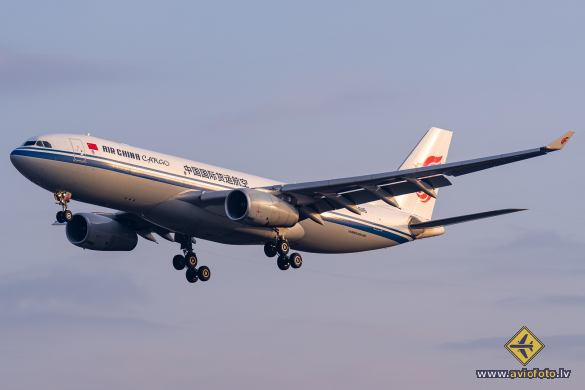 Airbus A330-243