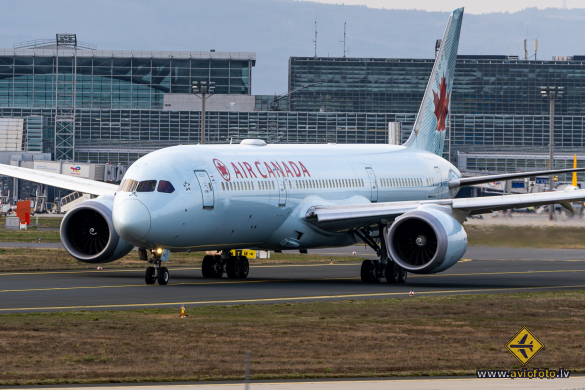 Boeing 787-9 Dreamliner