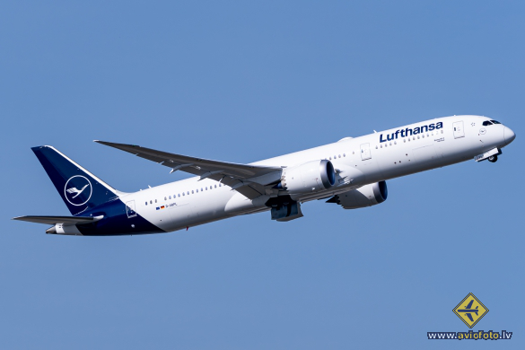 Boeing 787-9 Dreamliner
