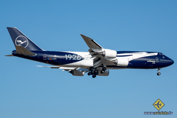 Boeing 747-830