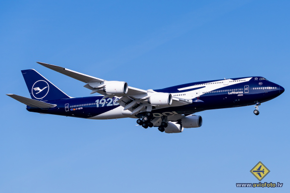 Boeing 747-830