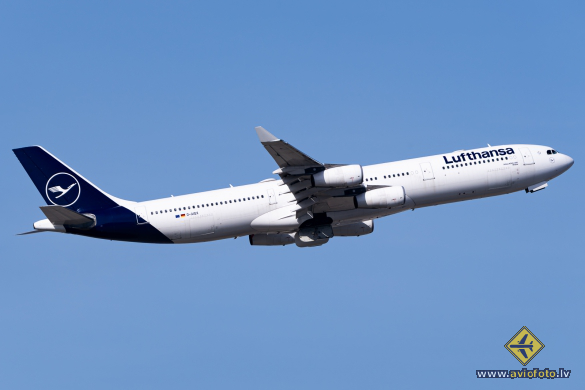 Airbus A340-313