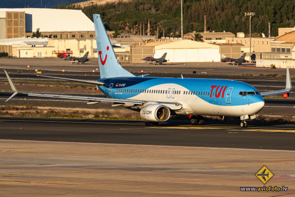 Boeing 737-8K5