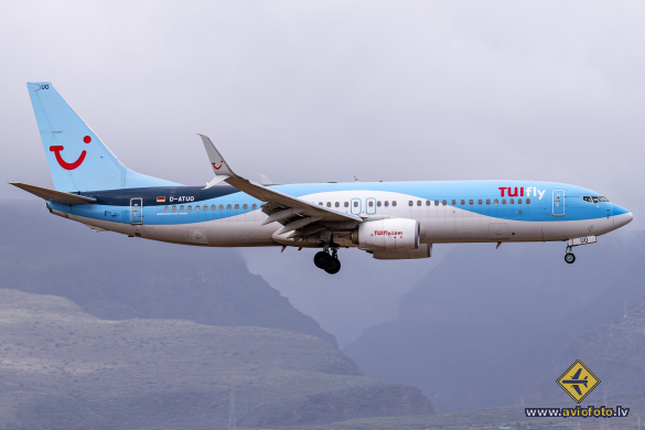 Boeing 737-8K5